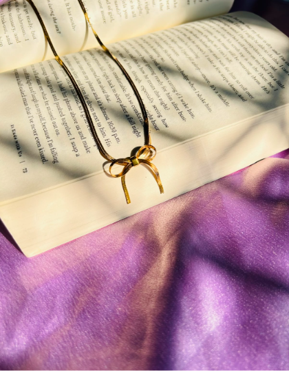 bow Pendent