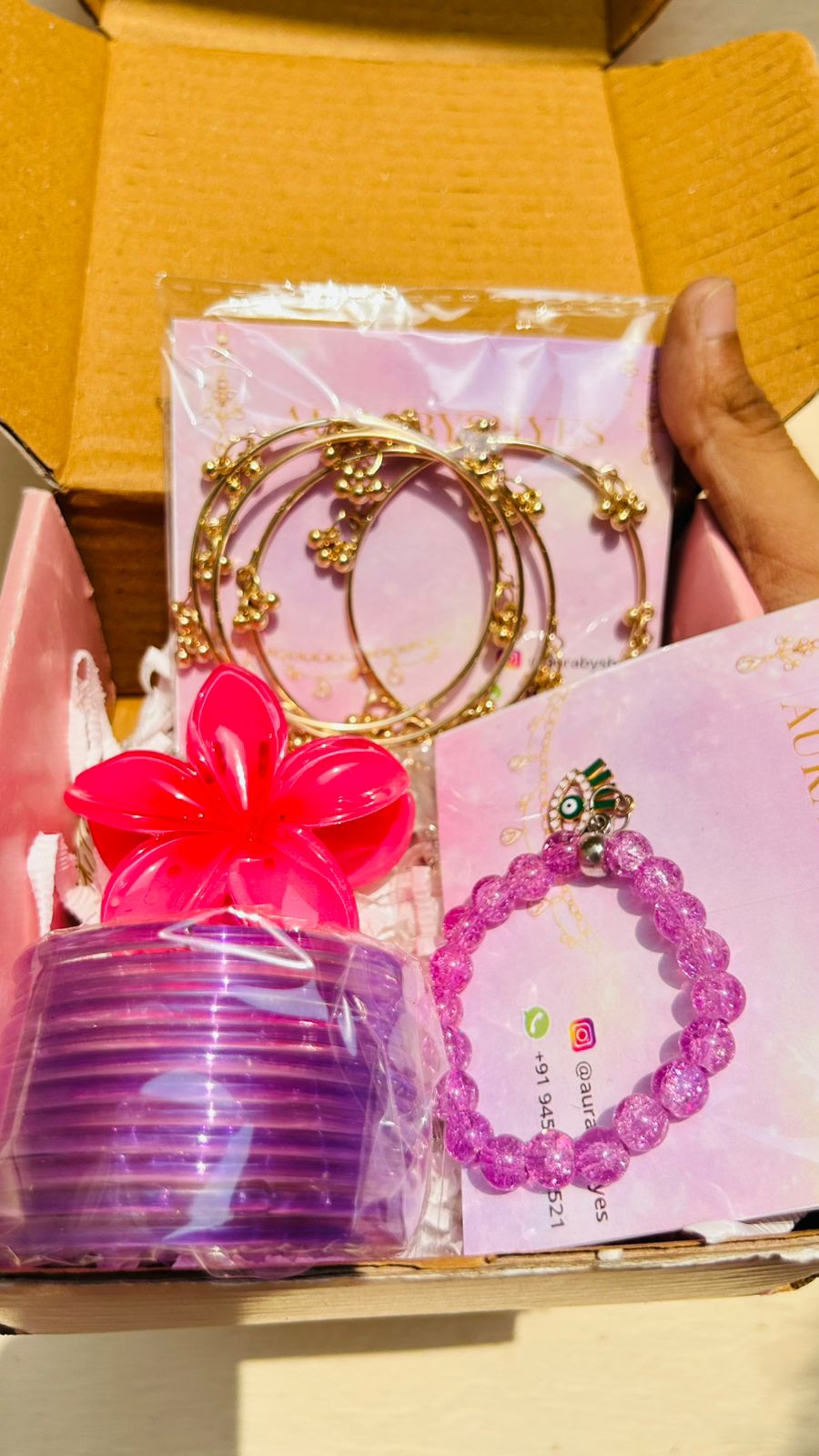 Purple Blossom Gift Box | 12 Glass Bangles, 4 Ghungroo Bangles, Bracelet & Hair Clip Set